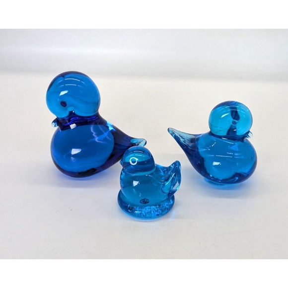 3 Vintage Art Glass Blue Birds of Happiness, 1 Leo Signed, 2 Sweden Made - Picture 2 of 10